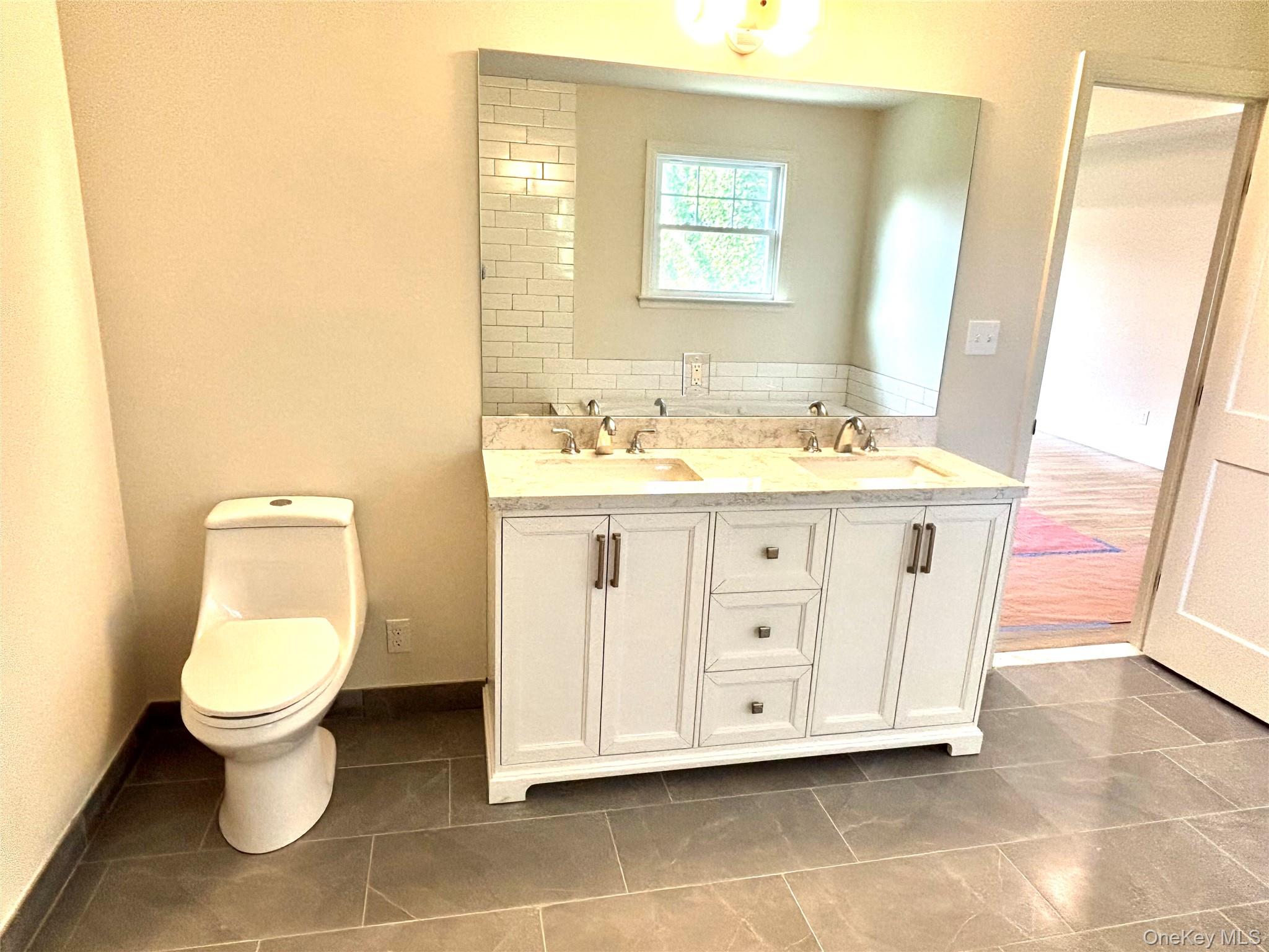 #9 photo, 726 Middle, Bayport , NY 11705