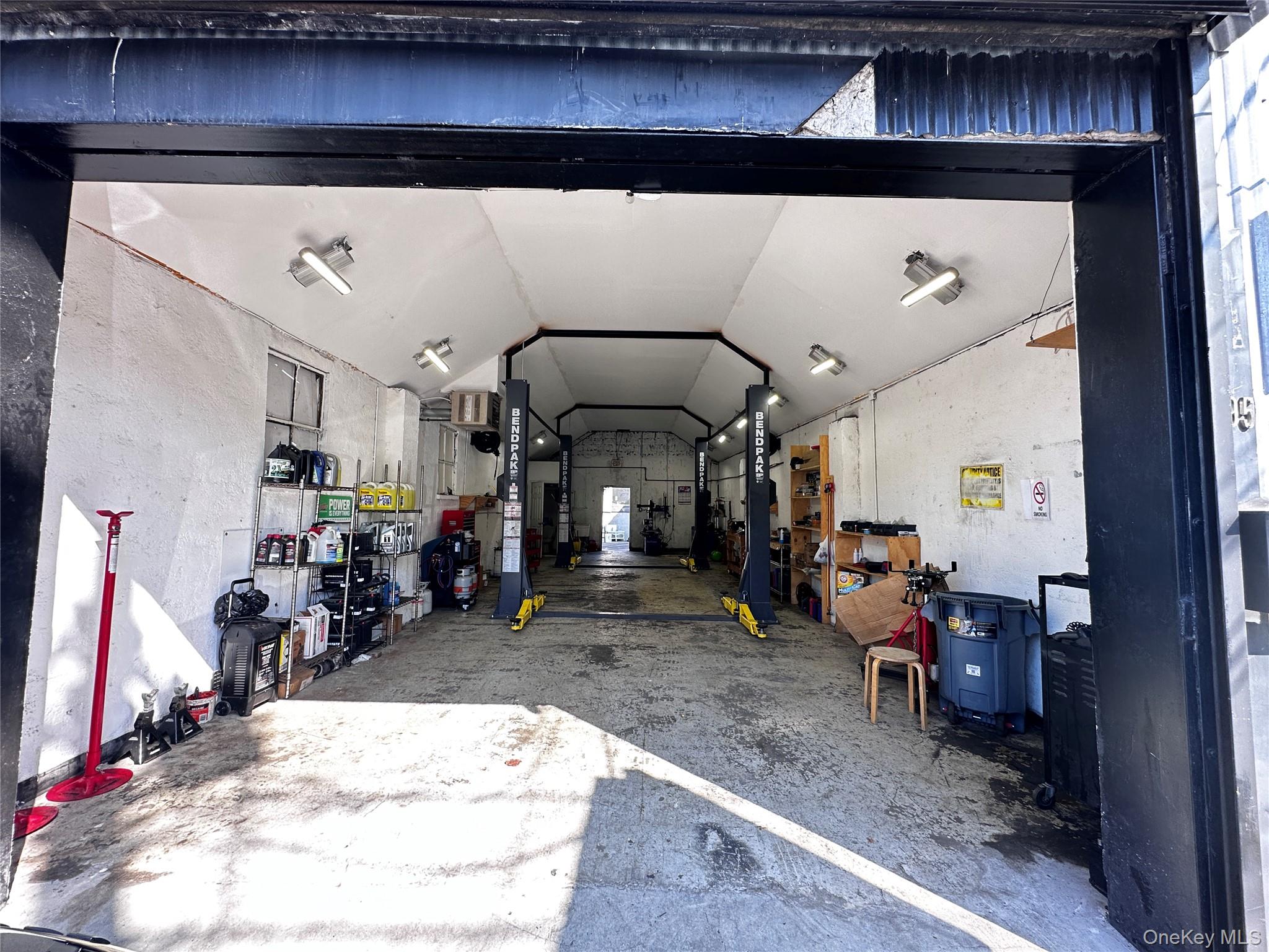 #3 photo, 95 E Jericho Turnpike, サフォーク郡 Huntington , NY 11746