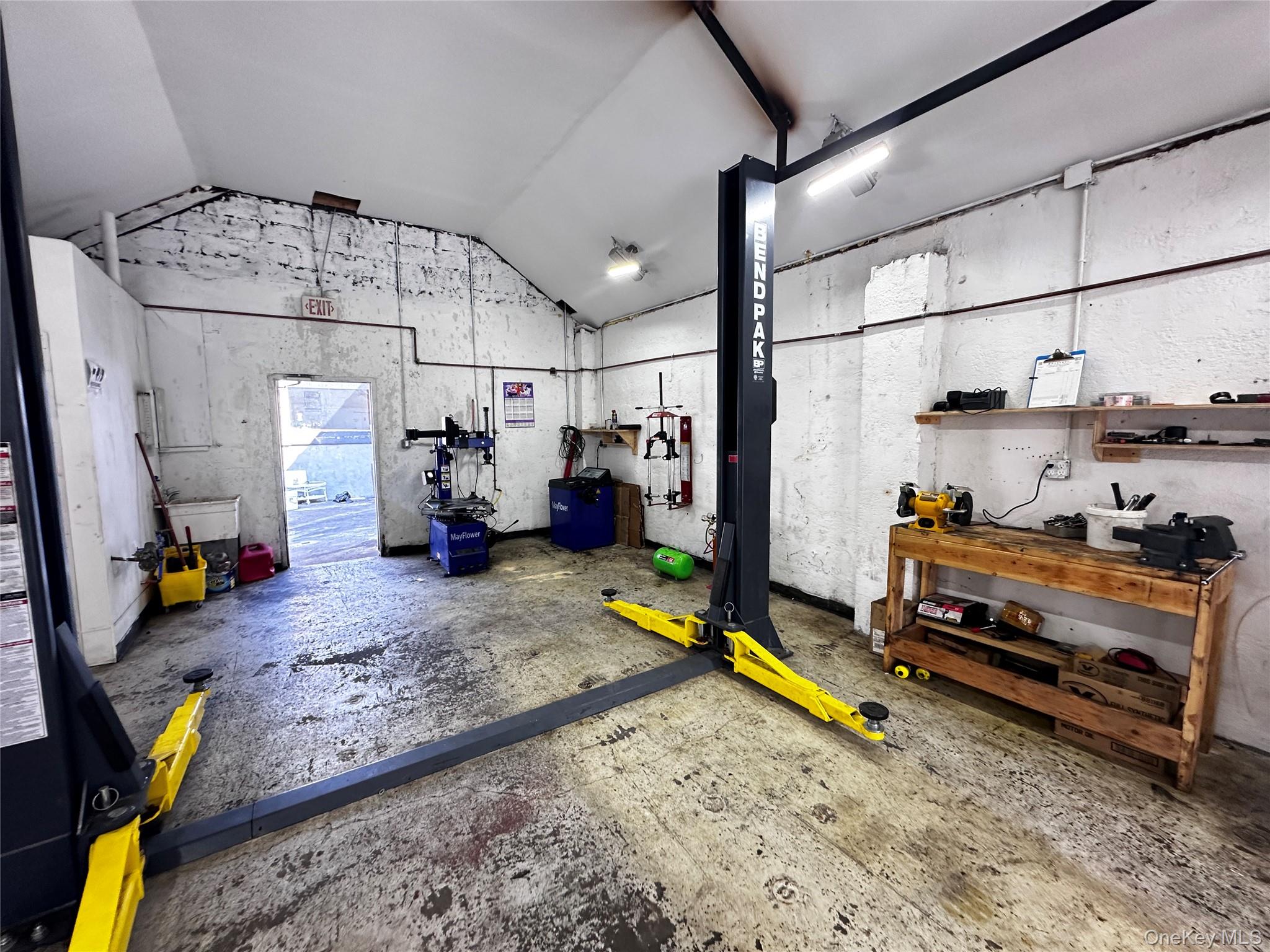 #7 photo, 95 E Jericho Turnpike, サフォーク郡 Huntington , NY 11746