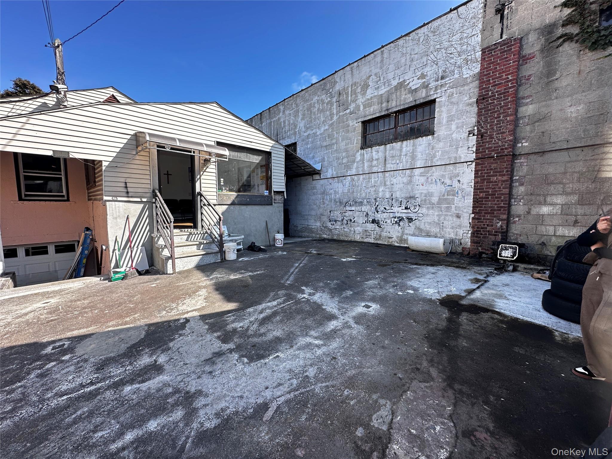 #10 photo, 95 E Jericho Turnpike, サフォーク郡 Huntington , NY 11746