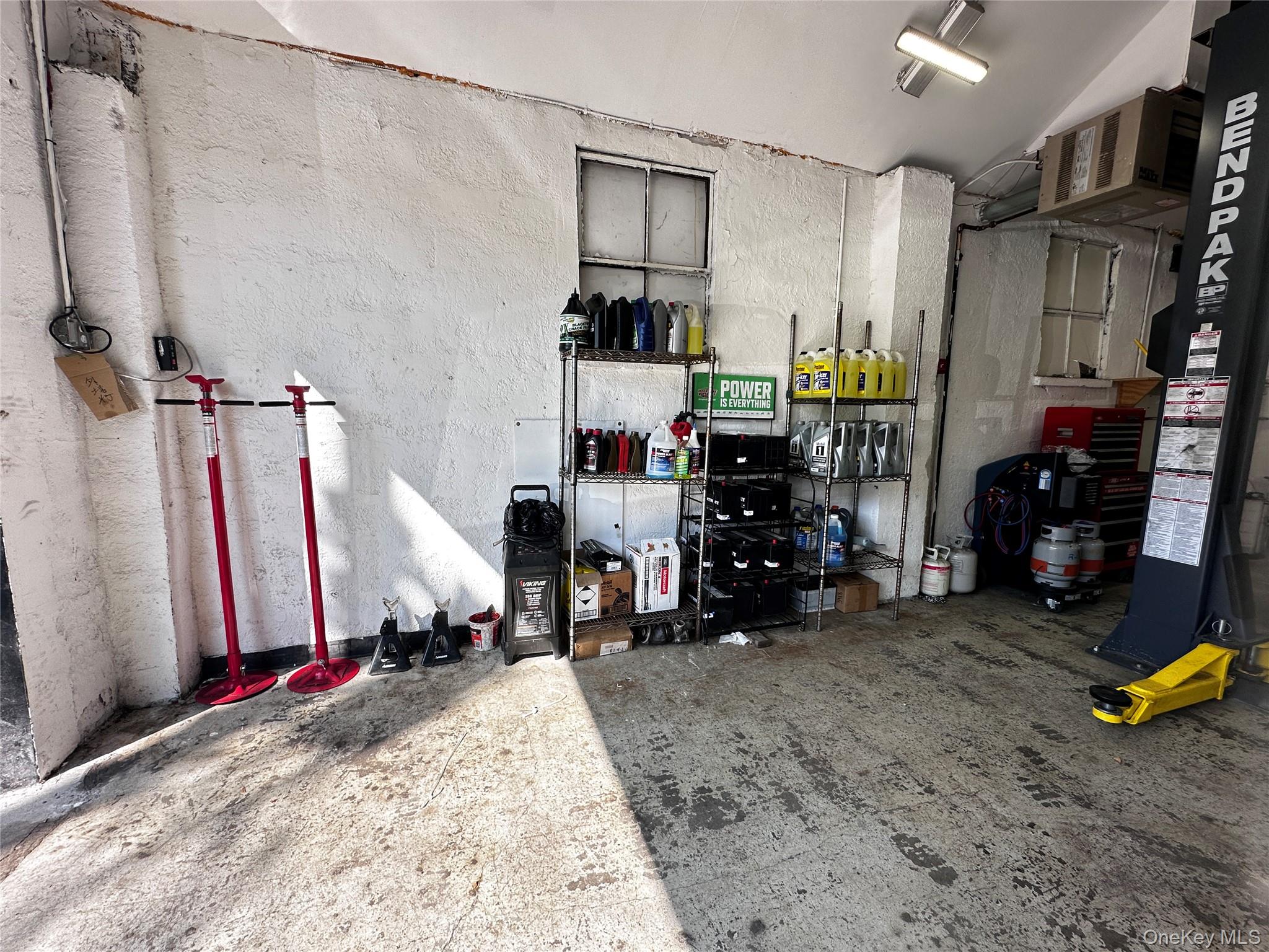 #7 photo, 95 E Jericho Turnpike, サフォーク郡 Huntington , NY 11746