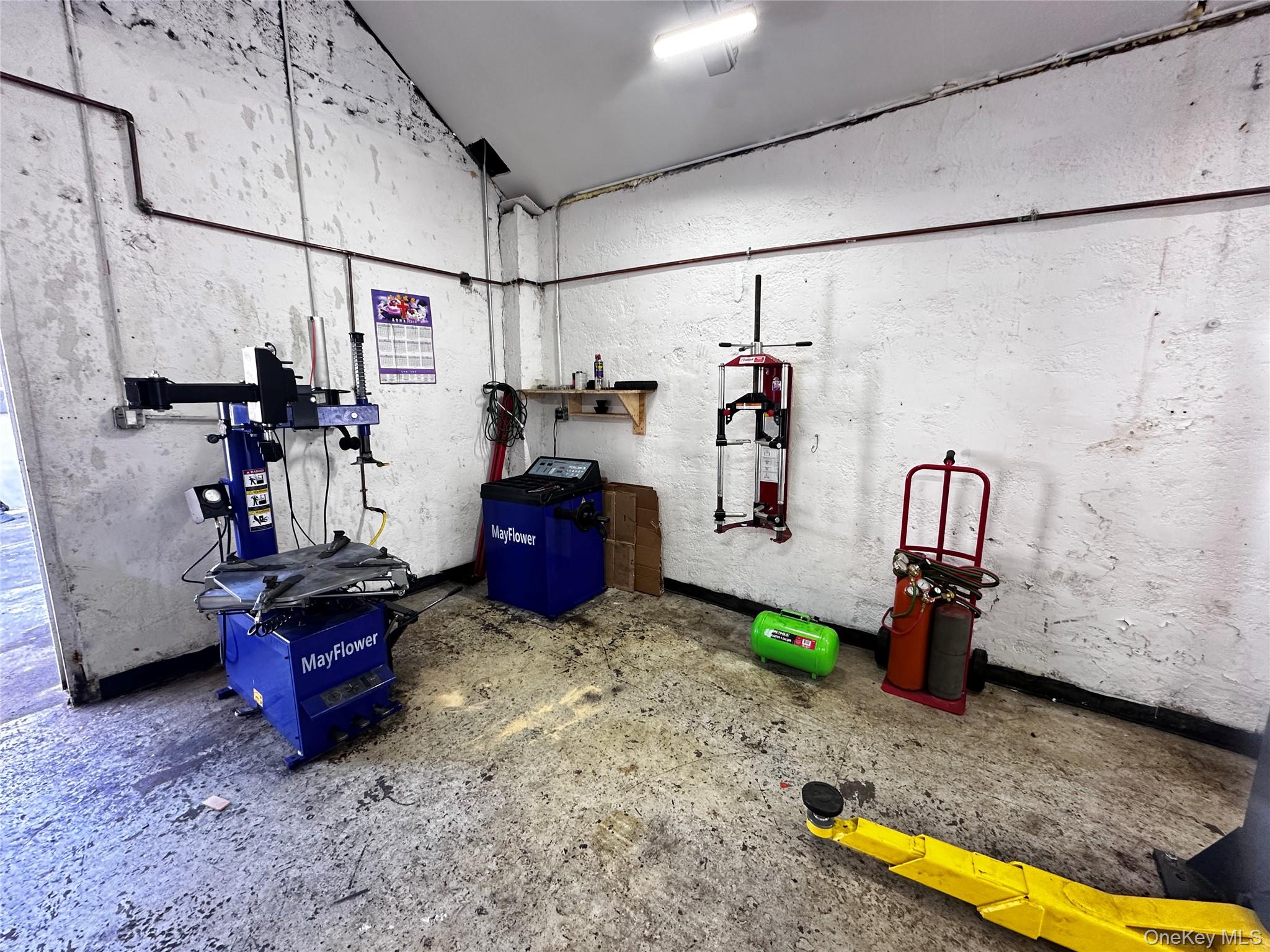 #9 photo, 95 E Jericho Turnpike, サフォーク郡 Huntington , NY 11746