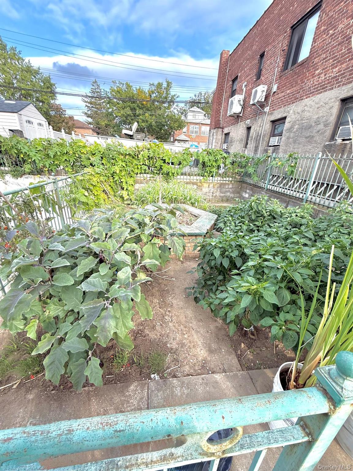 #12 photo, 12214 25th Avenue, クイーンズ区 College Point , NY 11356