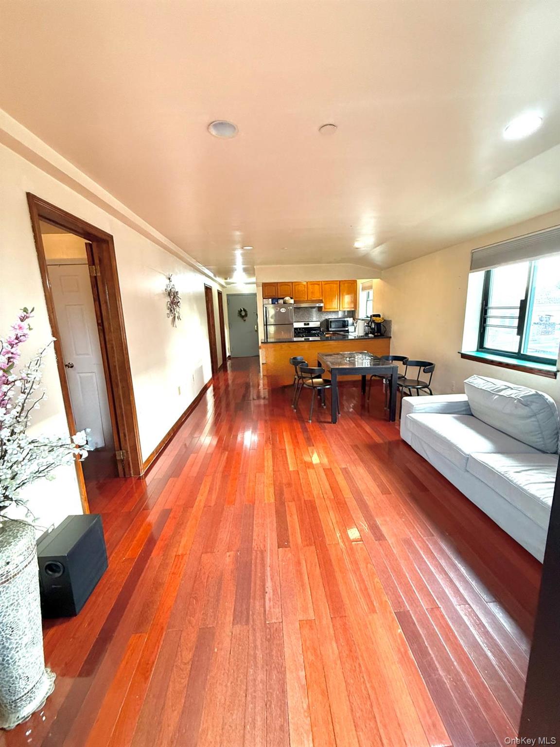 #7 photo, 12214 25th Avenue, クイーンズ区 College Point , NY 11356