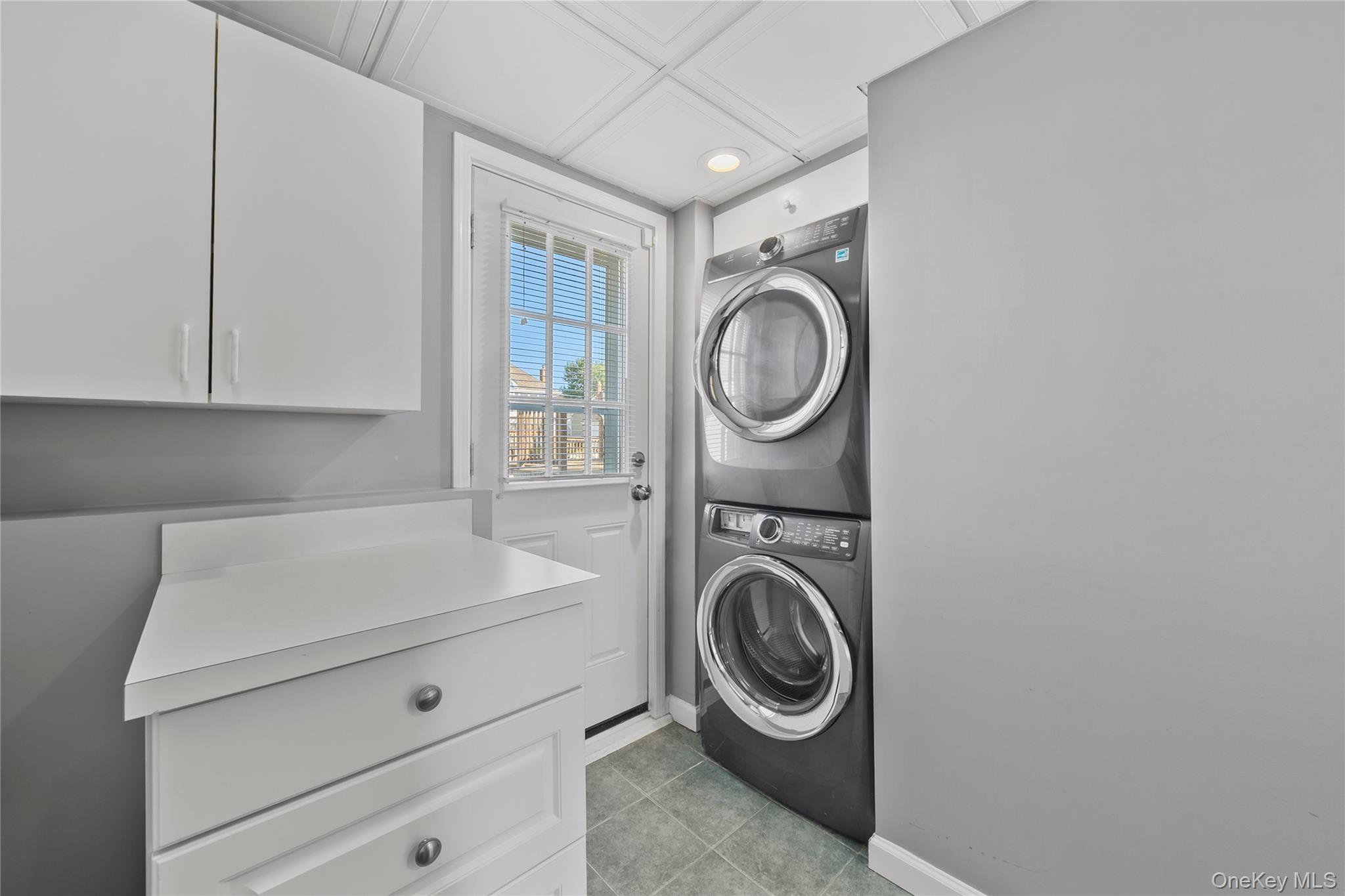 #14 photo, 15 Hayes Road, Amity Harbor , NY 11701