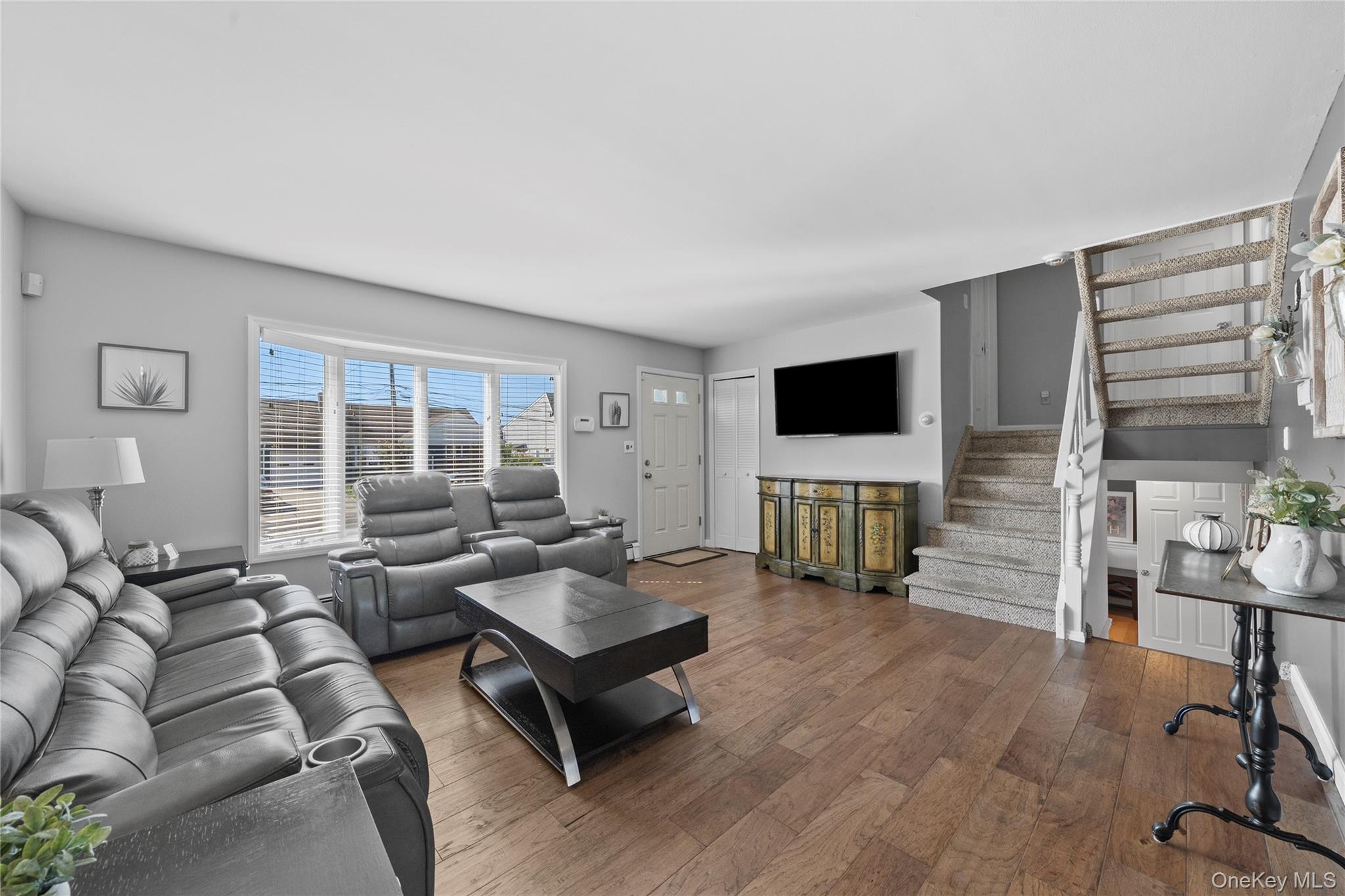 #4 photo, 15 Hayes Road, Amity Harbor , NY 11701