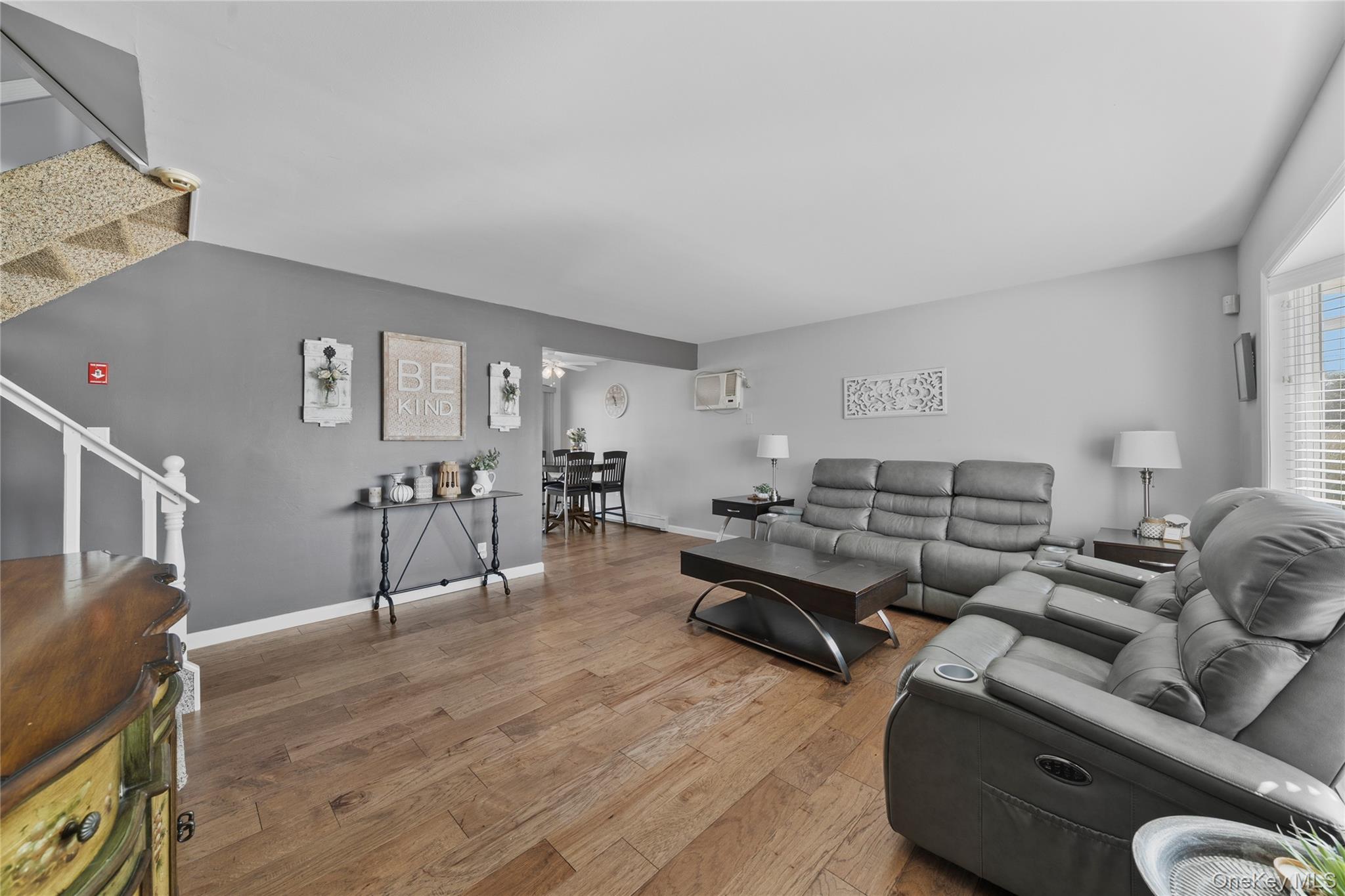 #5 photo, 15 Hayes Road, Amity Harbor , NY 11701