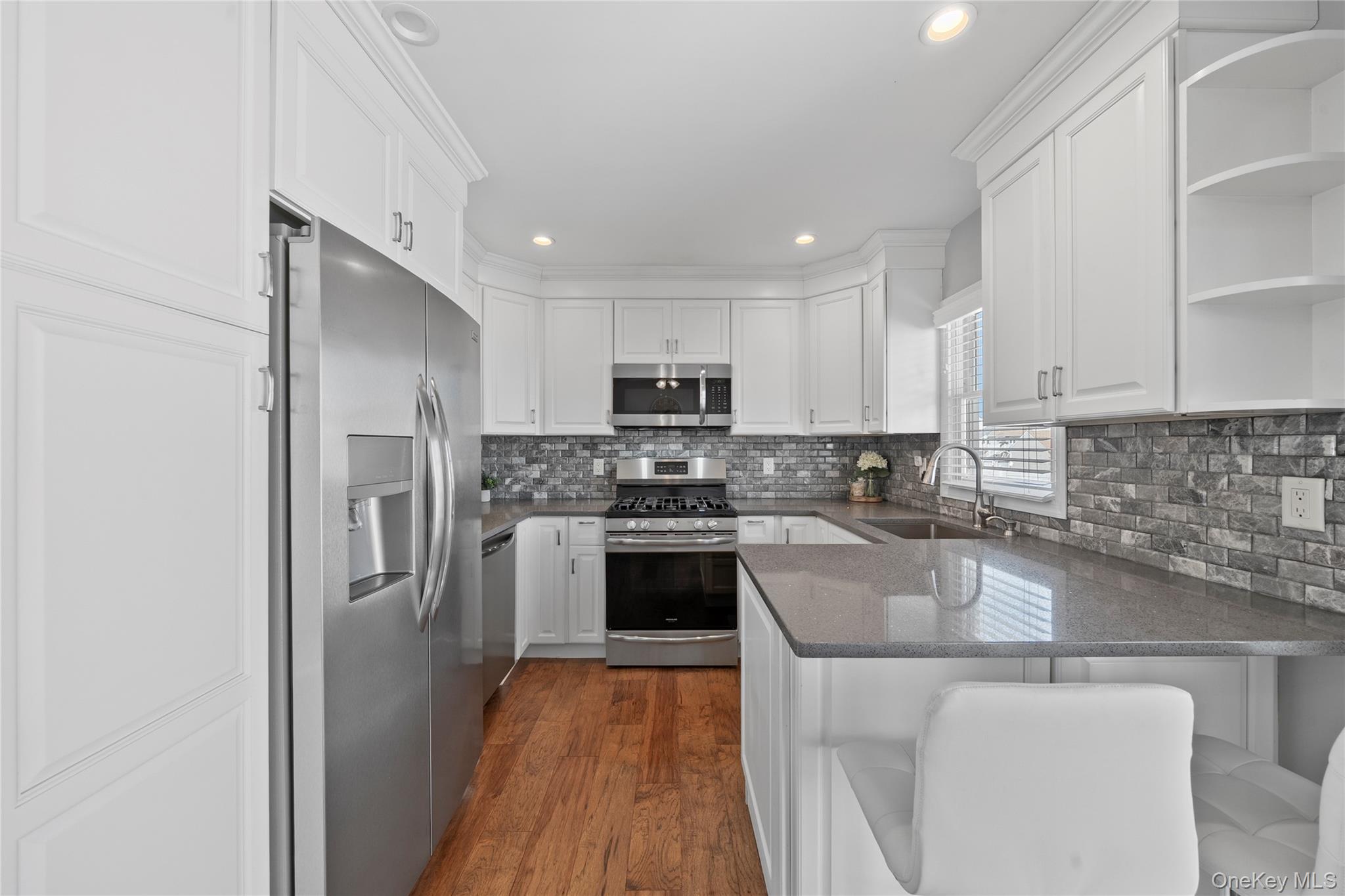 #9 photo, 15 Hayes Road, Amity Harbor , NY 11701