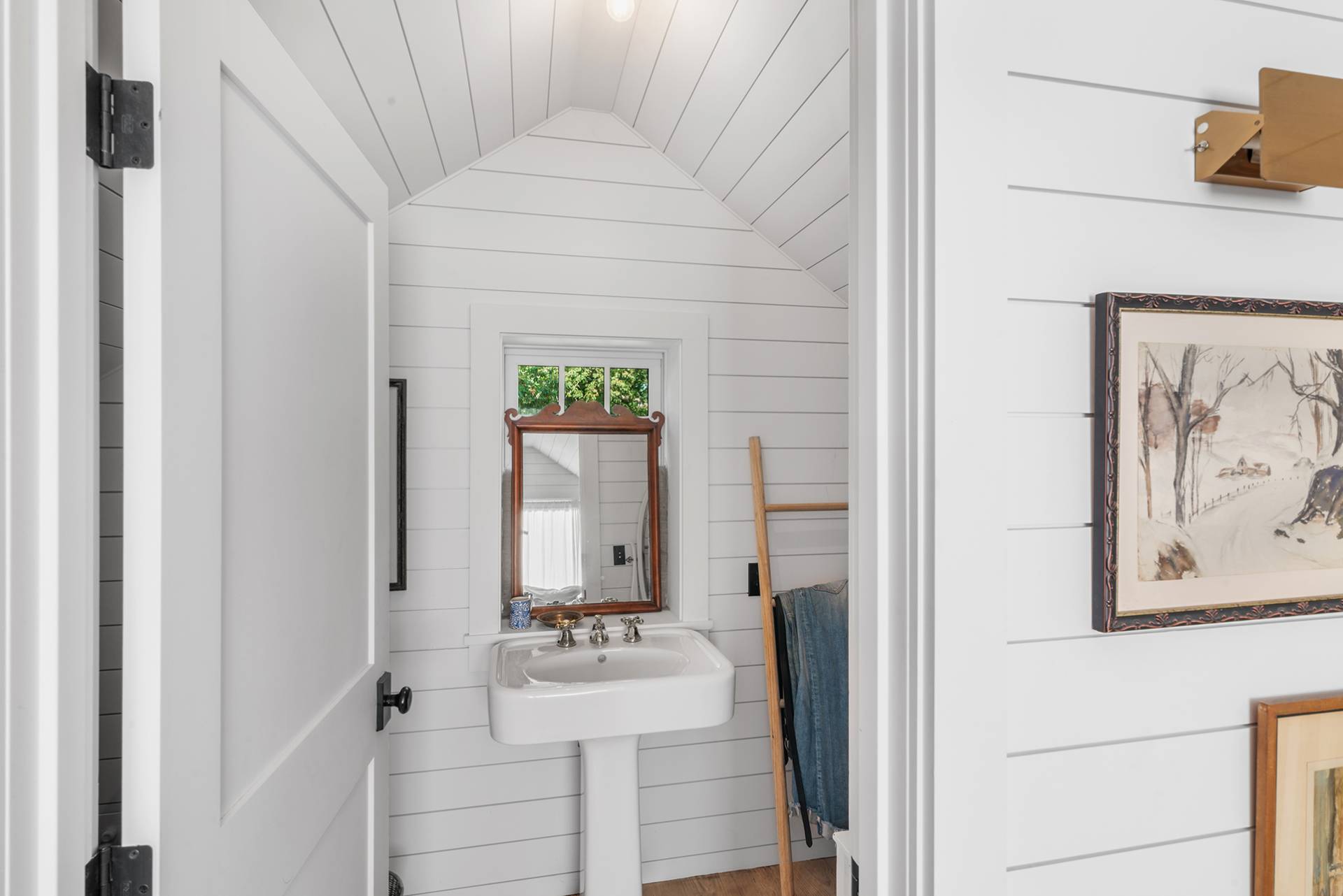 #8 photo, 240 Three Mile Harbor - Hog Creek Hwy, サフォーク郡 East Hampton , NY 11937