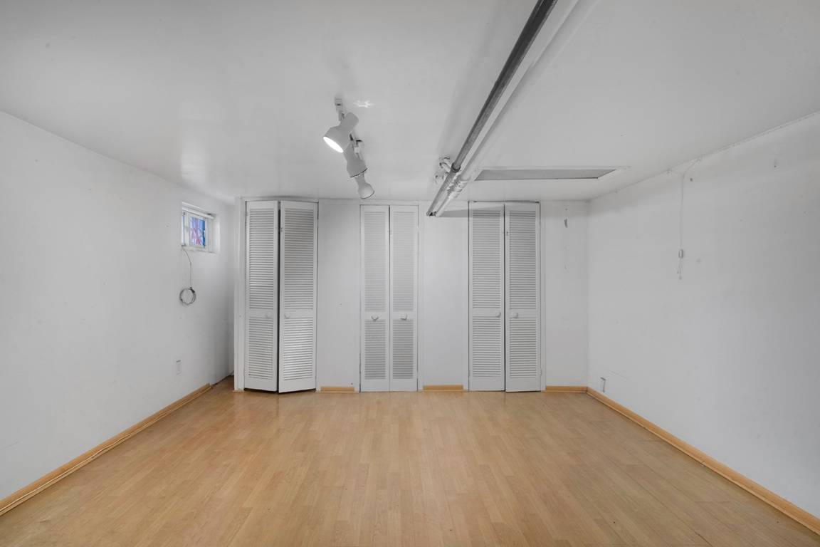 #16 photo, 194 Bay 7th St, Dyker Heights , NY 11228