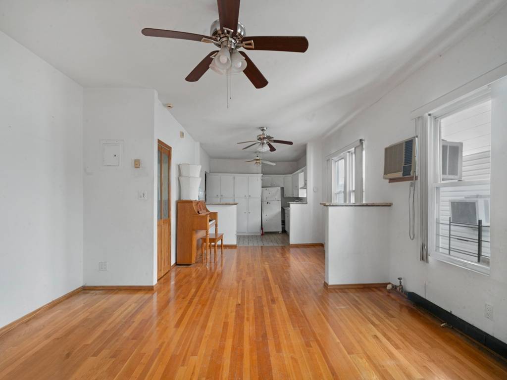 #17 photo, 194 Bay 7th St, Dyker Heights , NY 11228