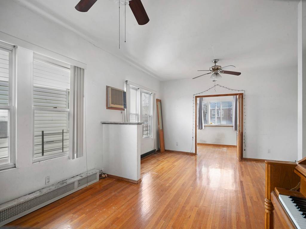 #18 photo, 194 Bay 7th St, Dyker Heights , NY 11228