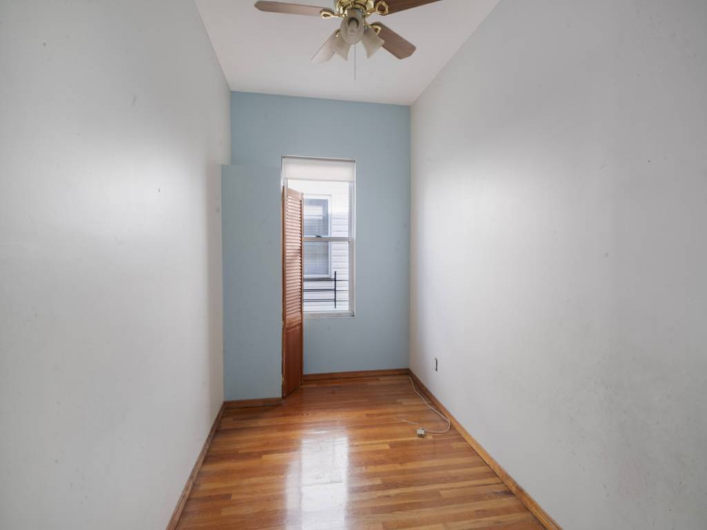 #21 photo, 194 Bay 7th St, Dyker Heights , NY 11228