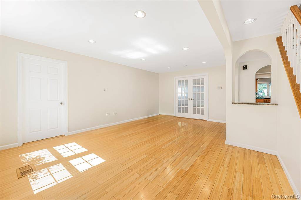 #10 photo, 397 Concord Rd, Yonkers , NY 10710