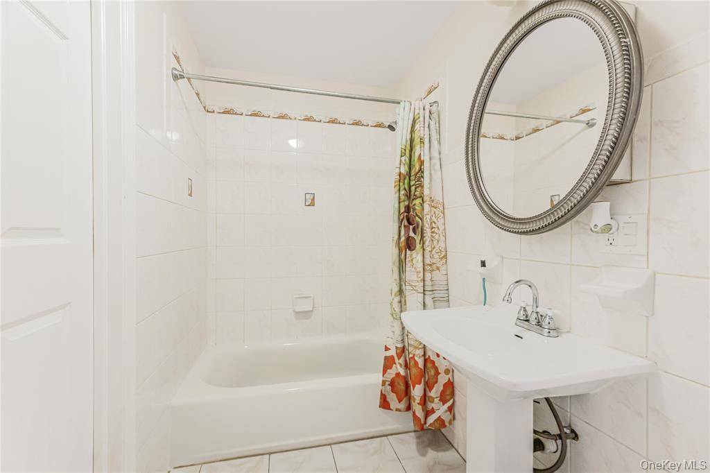 #20 photo, 397 Concord Rd, Yonkers , NY 10710