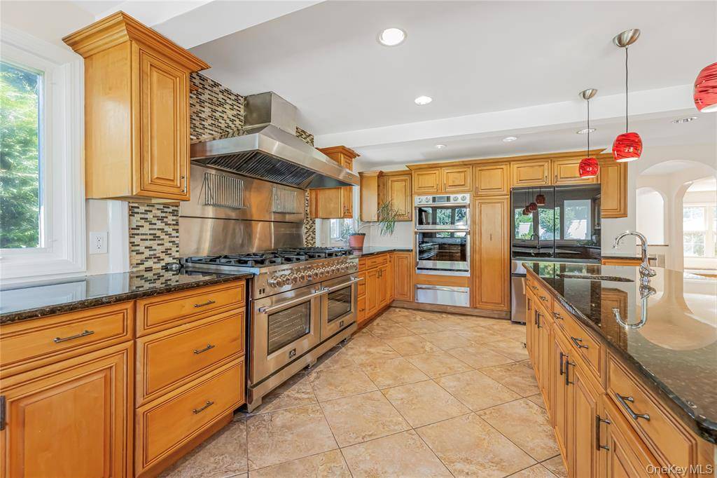 #4 photo, 397 Concord Rd, Yonkers , NY 10710