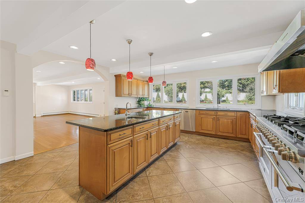 #6 photo, 397 Concord Rd, Yonkers , NY 10710