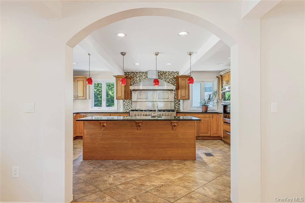 #7 photo, 397 Concord Rd, Yonkers , NY 10710