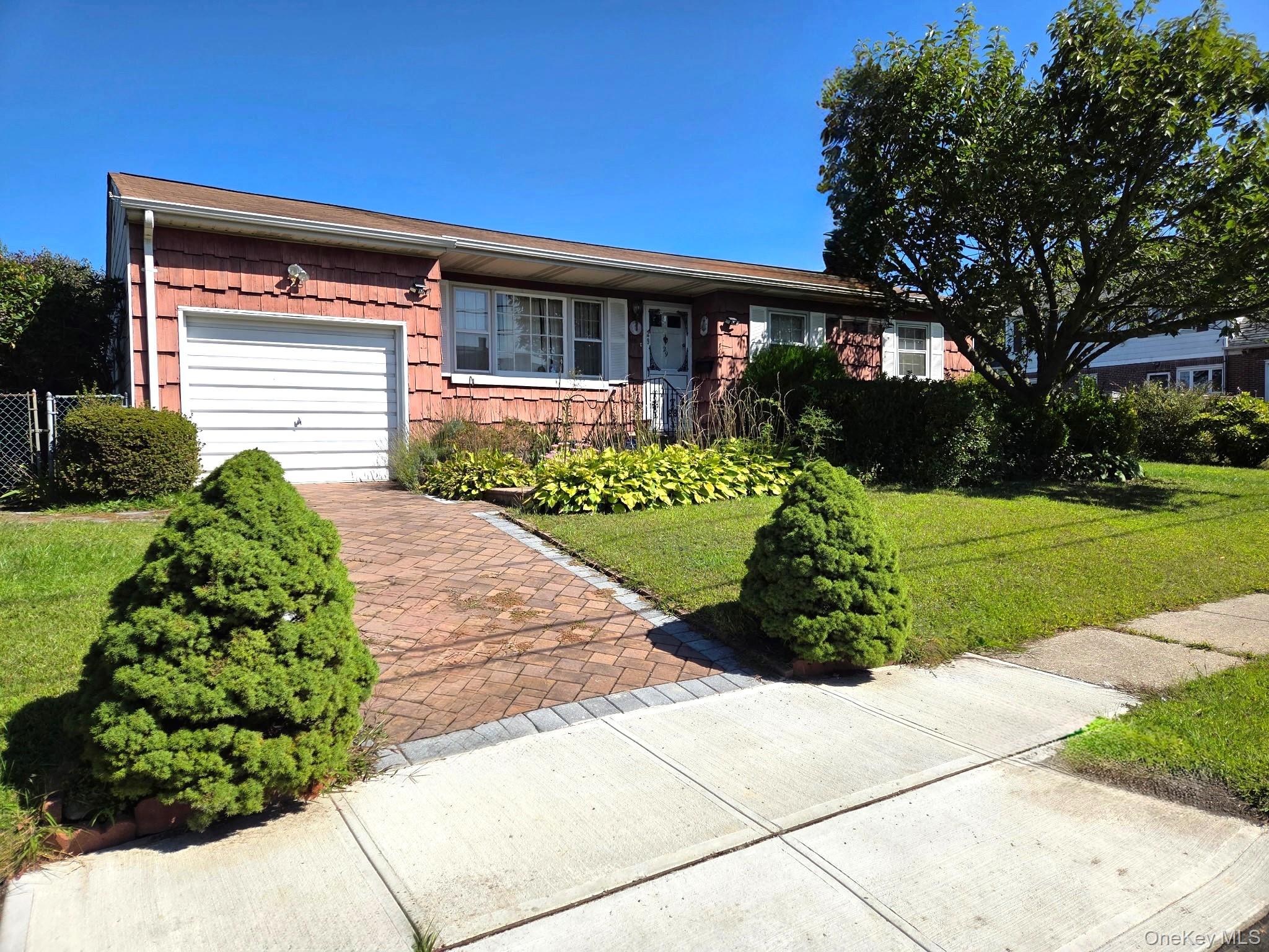 #1 photo, 29 Oregon Street, Deer Park , NY 11729
