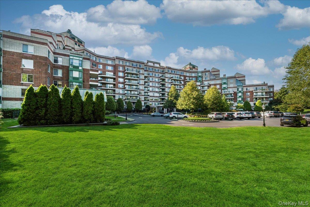 #1 photo, 100 Hilton Avenue, गार्डन सिटी Garden City , NY 11530