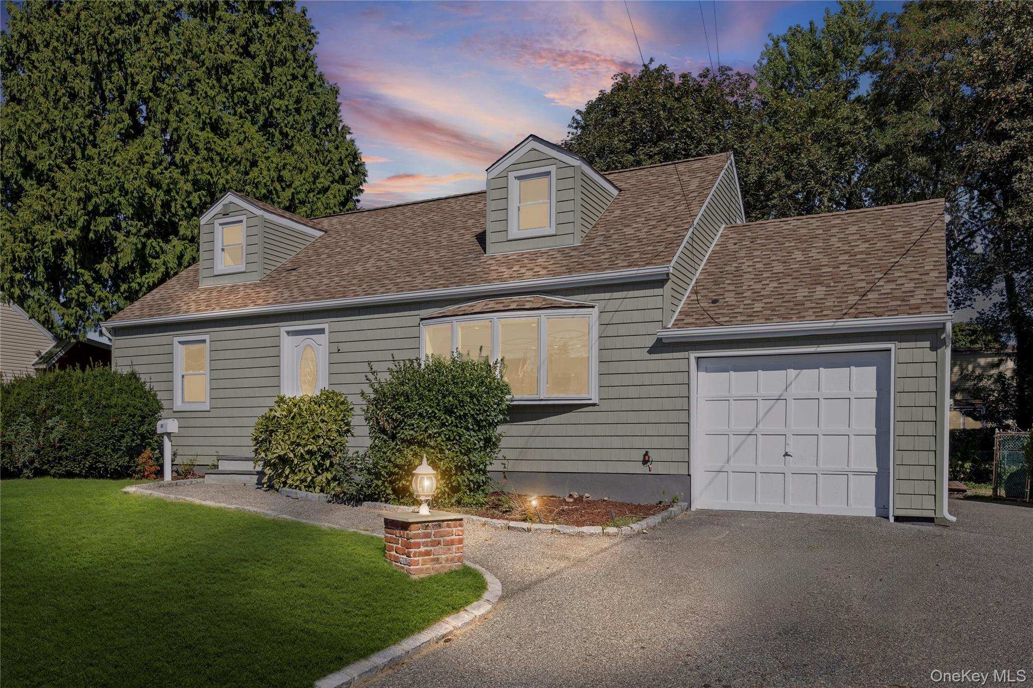 #1 photo, 133 Fallwood Parkway, Farmingdale , NY 11735