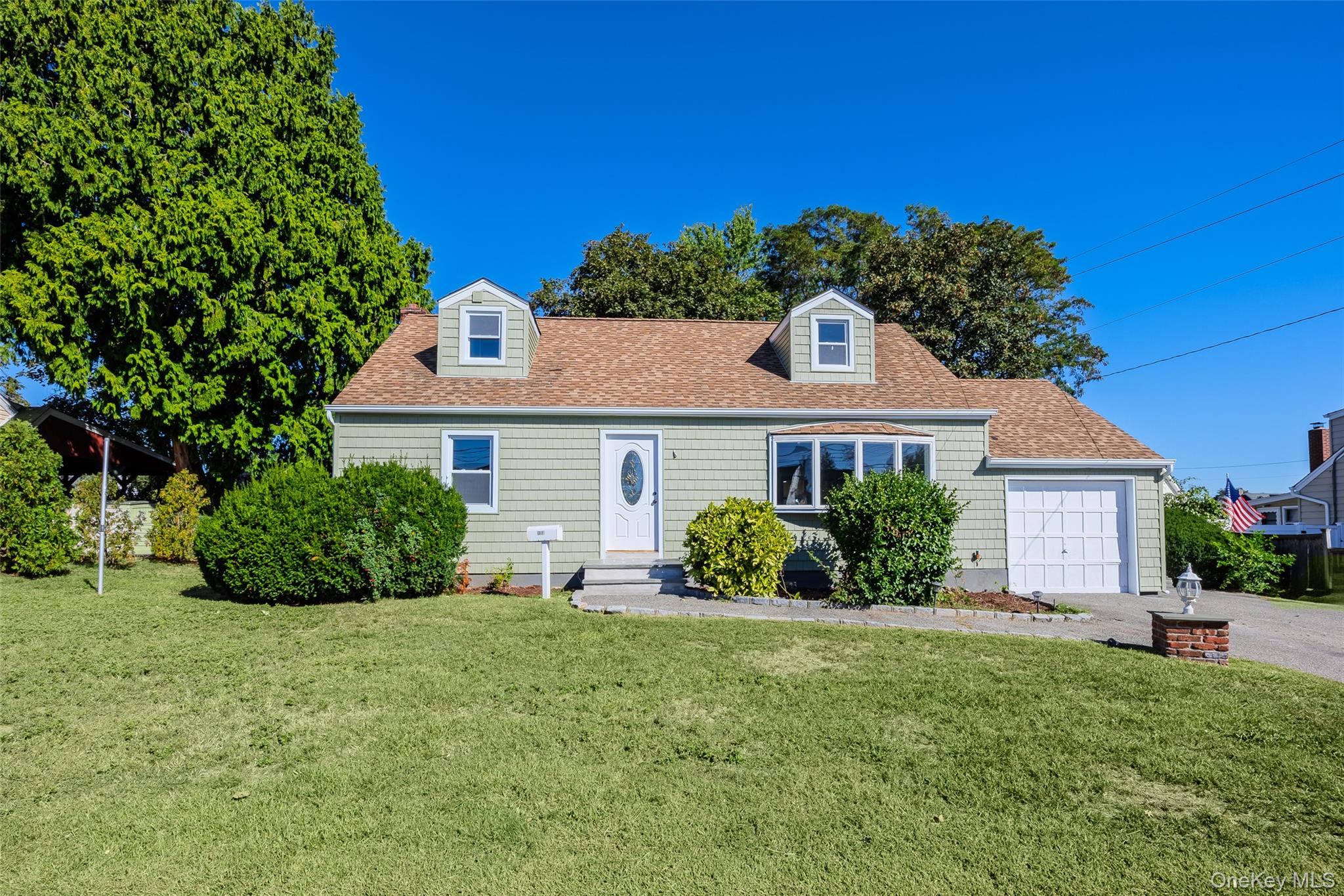 #2 photo, 133 Fallwood Parkway, Farmingdale , NY 11735