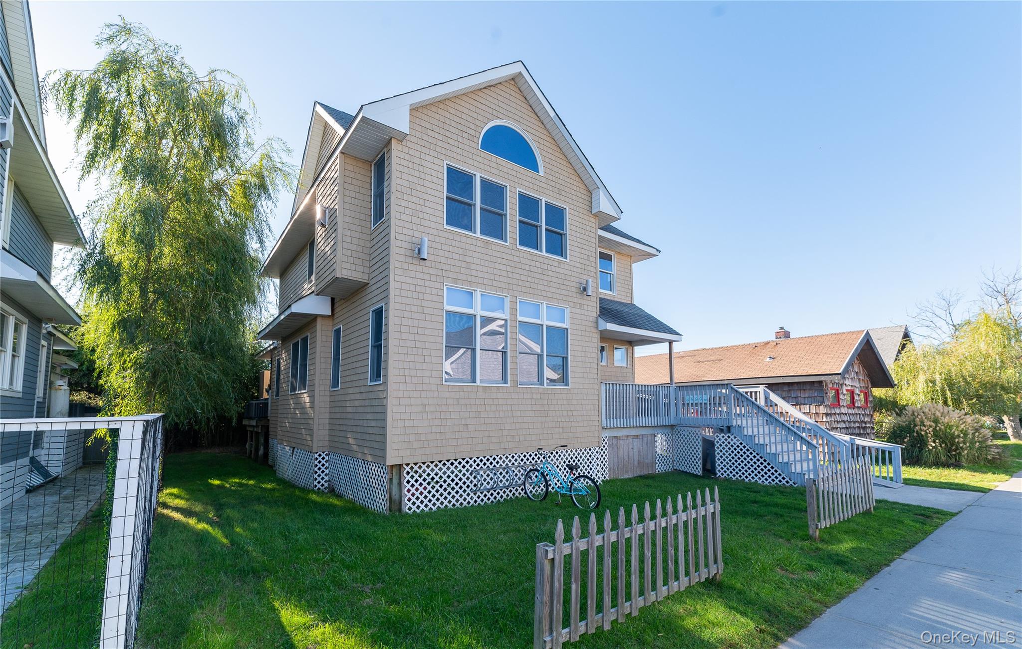 #2 photo, 22 Bungalow Walk, サフォーク郡 Ocean Beach , NY 11770