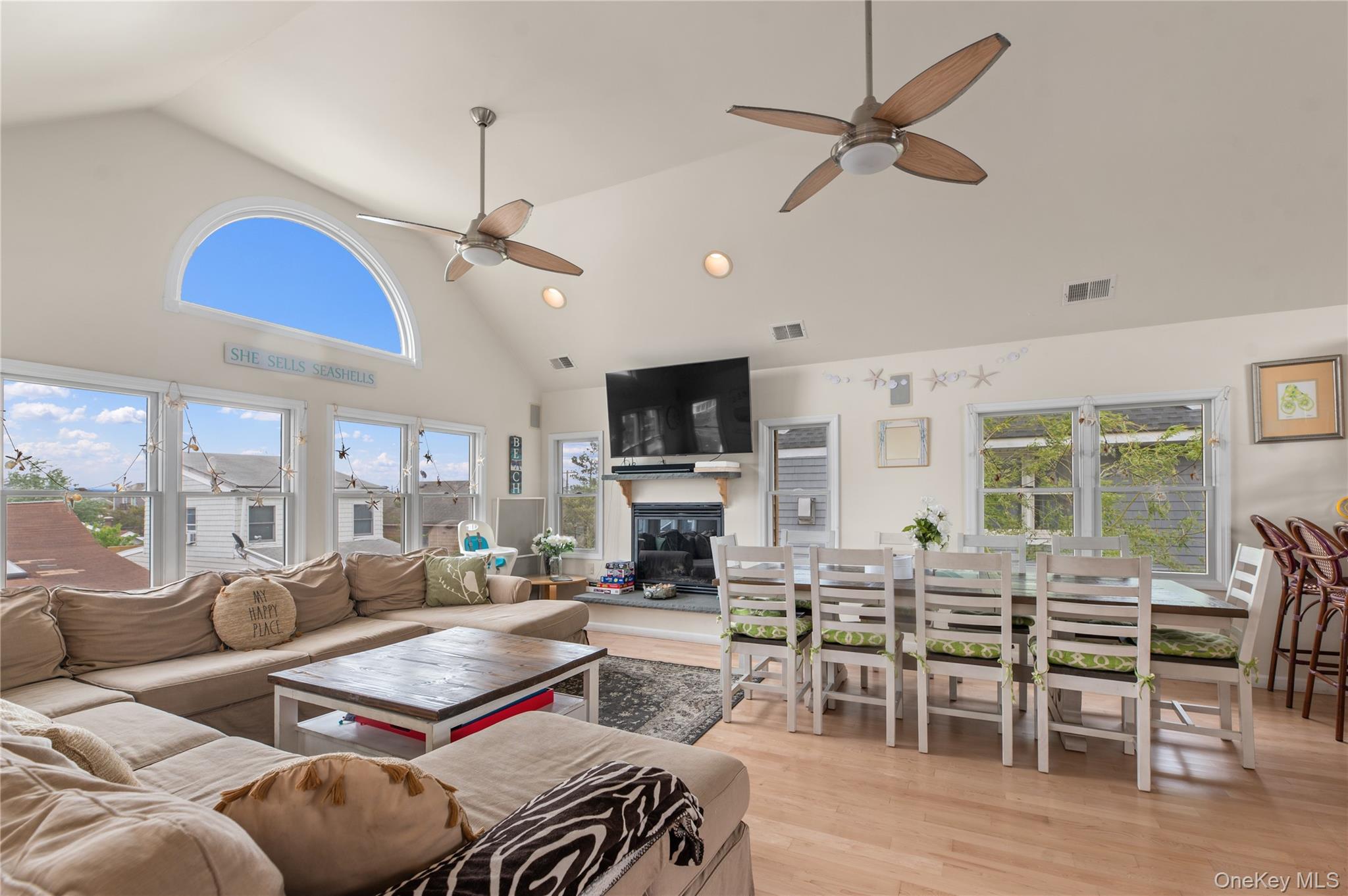 #6 photo, 22 Bungalow Walk, サフォーク郡 Ocean Beach , NY 11770