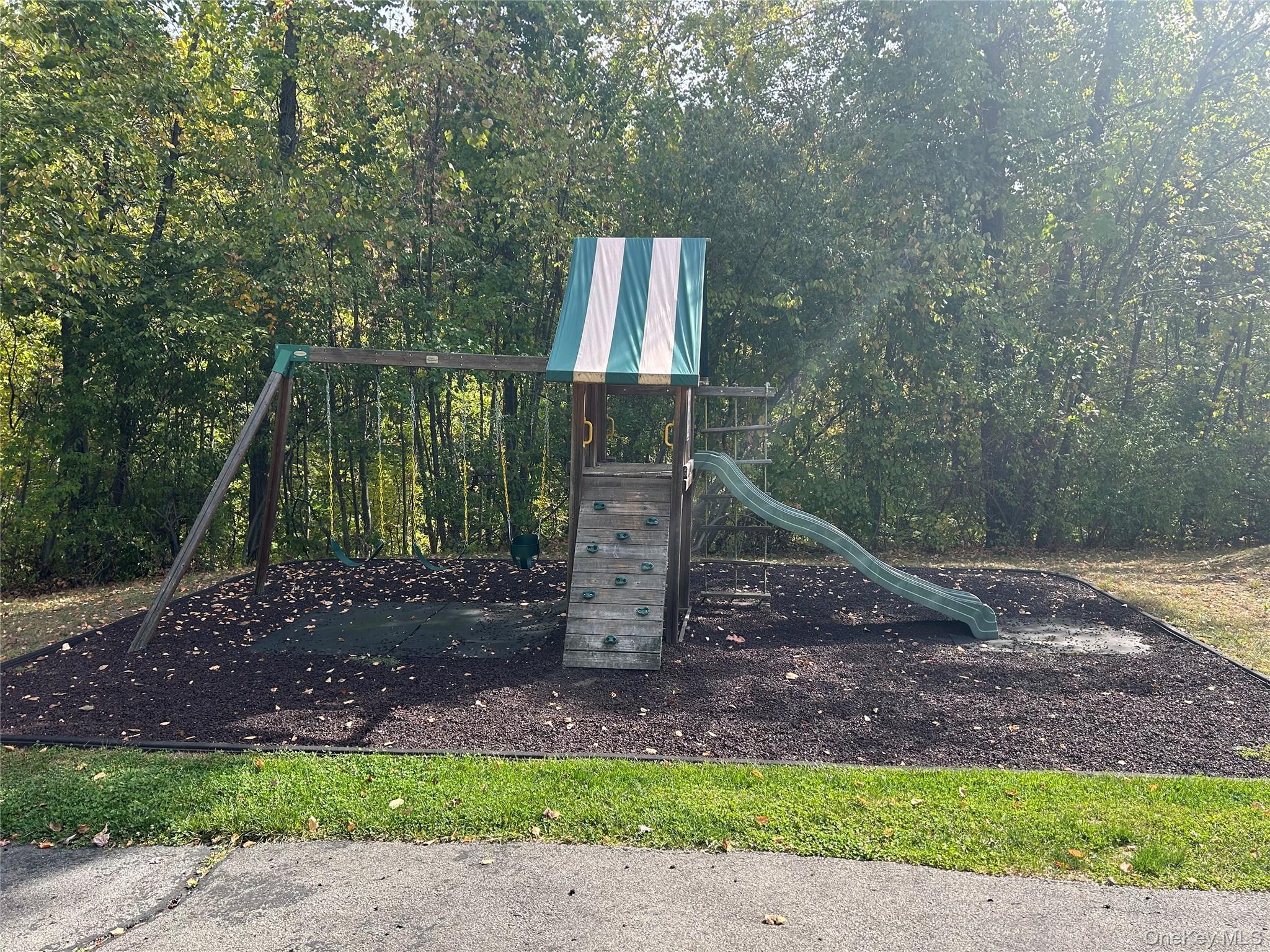 #12 photo, 102 Fox Run Lane, Carmel , NY 10512