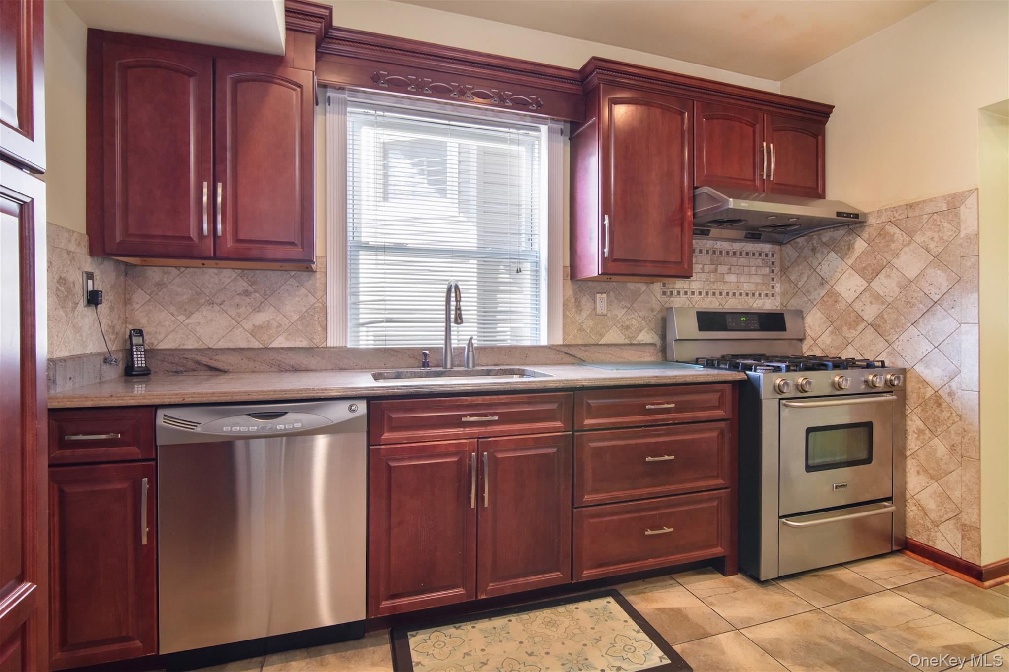 #13 photo, 17 Lake Avenue, Yonkers , NY 10703