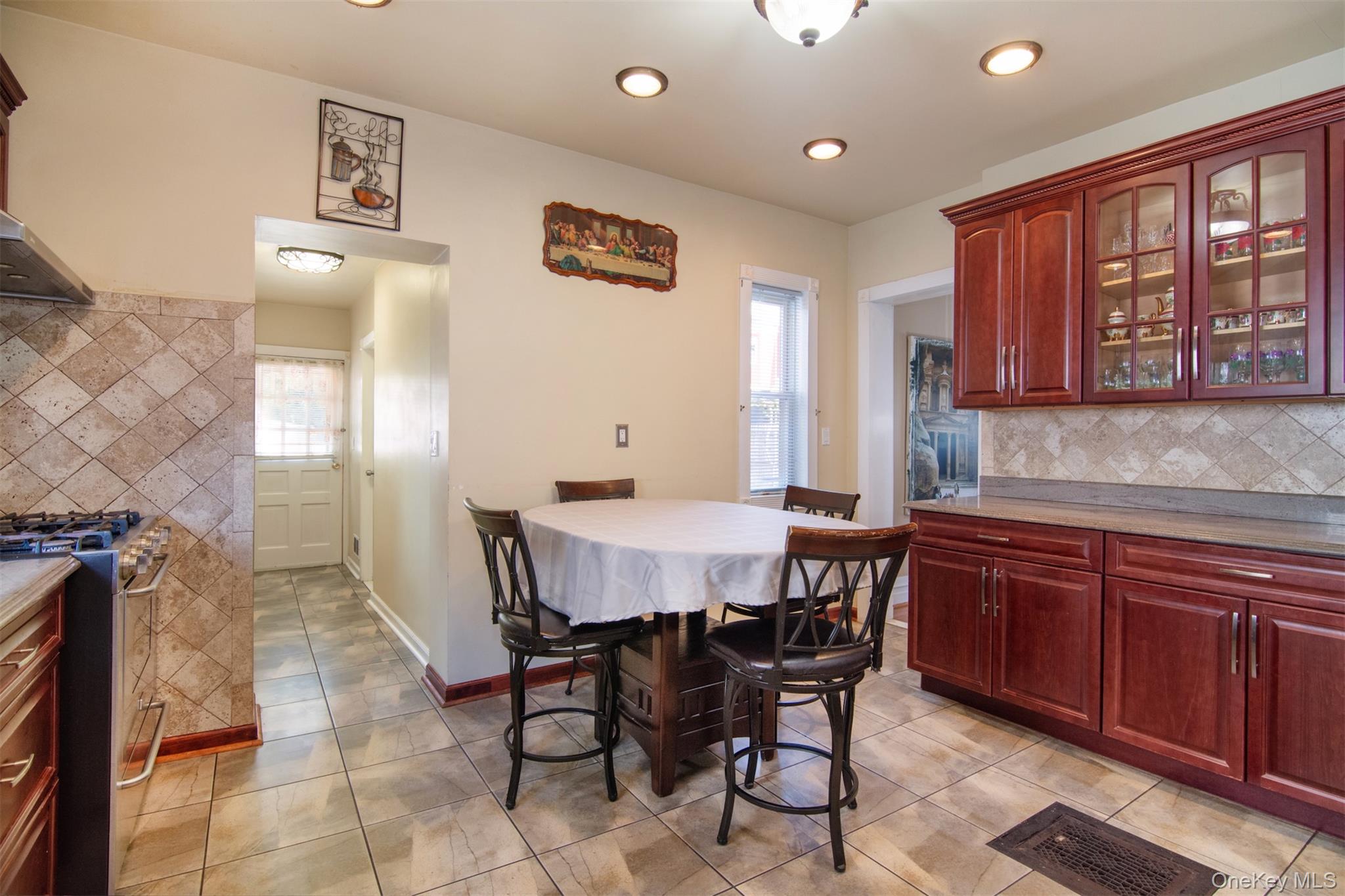 #16 photo, 17 Lake Avenue, Yonkers , NY 10703