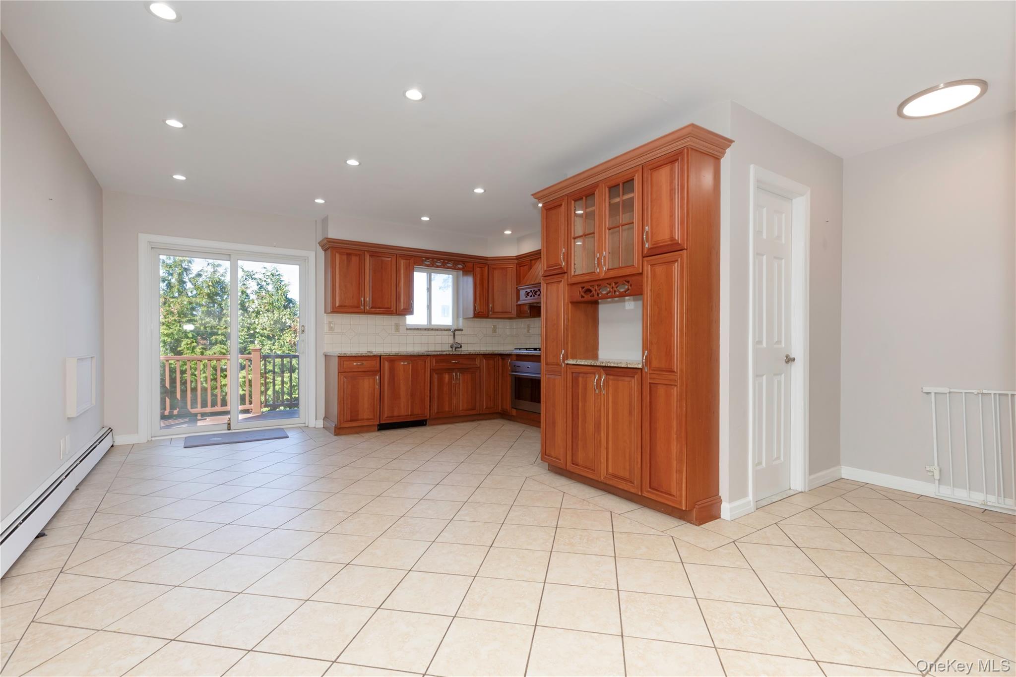 #9 photo, 223 Ditmars Street, ブロンクス区 Bronx , NY 10464