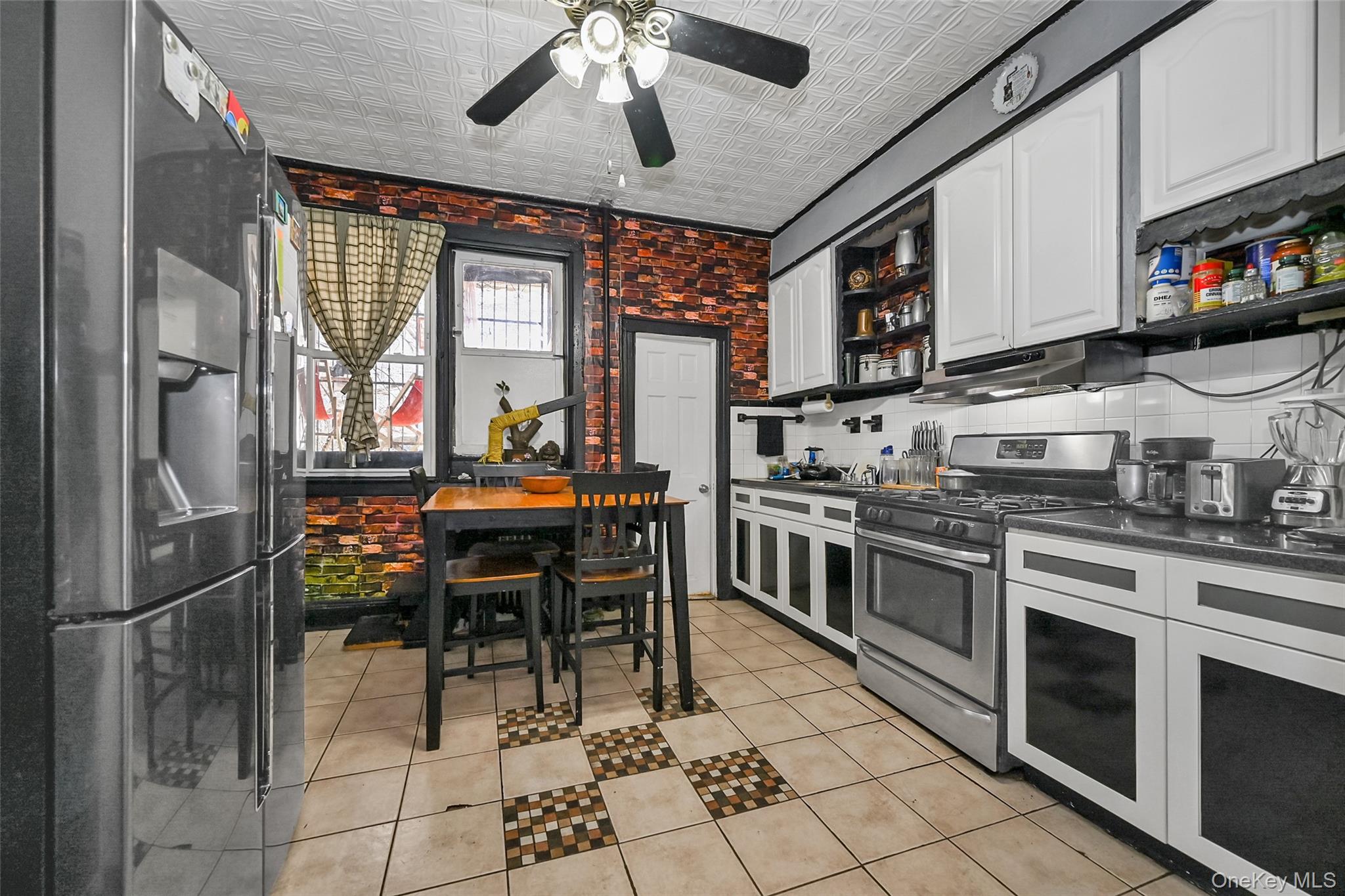 #3 photo, 758 Glenmore Avenue, ブルックリン区 Brooklyn , NY 11208