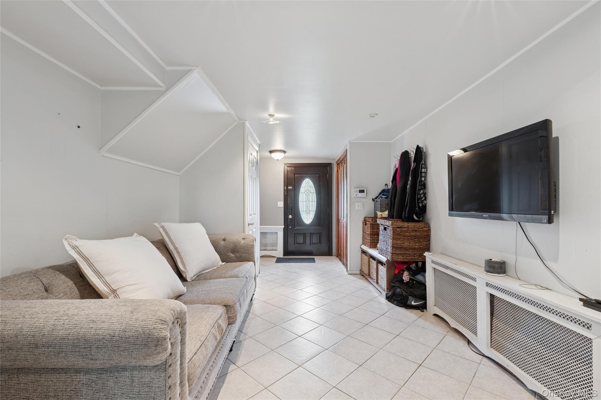 #13 photo, 329 N Wyoming Avenue, Massapequa , NY 11758