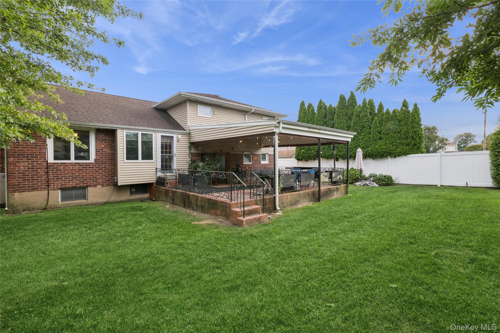 #19 photo, 329 N Wyoming Avenue, Massapequa , NY 11758