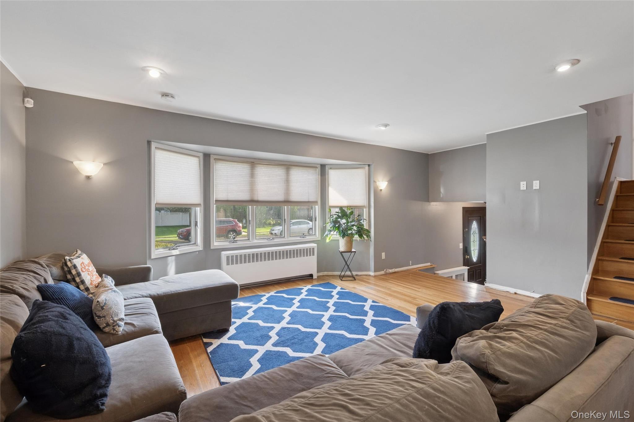 #5 photo, 329 N Wyoming Avenue, Massapequa , NY 11758