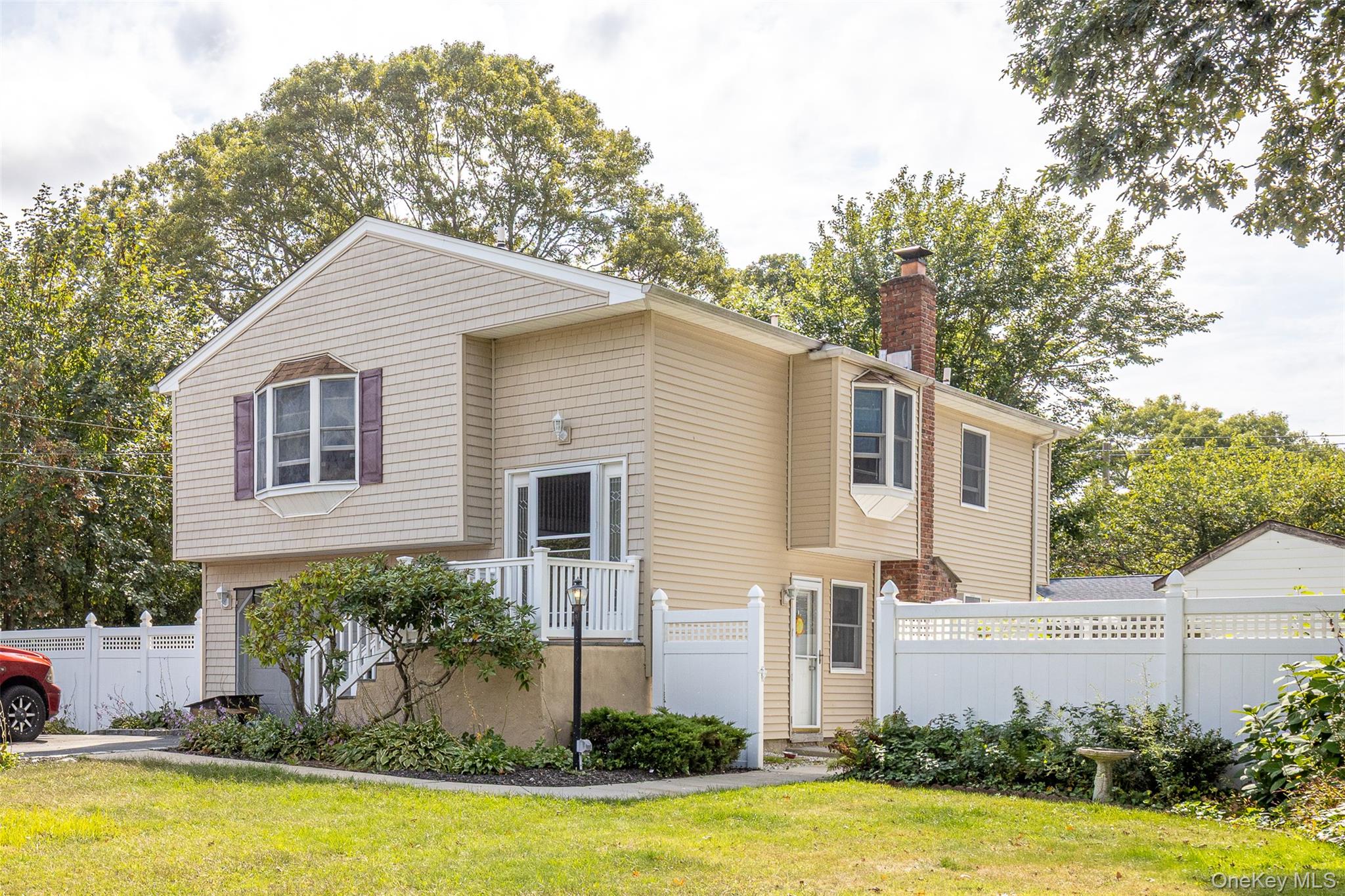 #1 photo, 46 Arpage Drive, सफ़ोक काउंटी Shirley , NY 11967