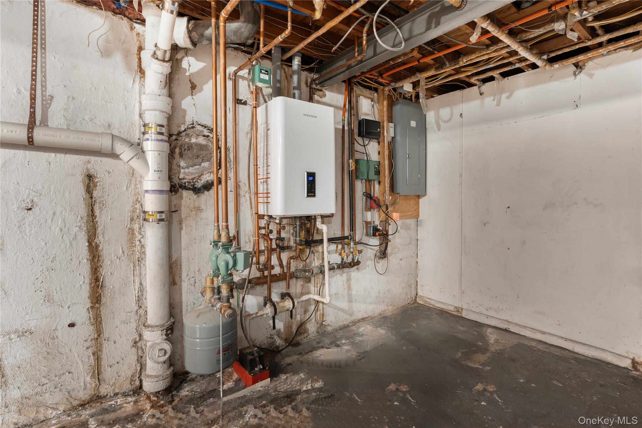 #20 photo, 178 Melville Road, South Huntington , NY 11746