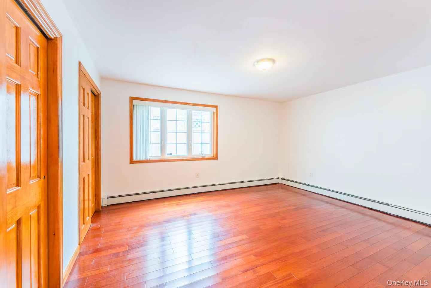 #11 photo, 145-04 21 Avenue, クイーンズ区 Whitestone , NY 11357