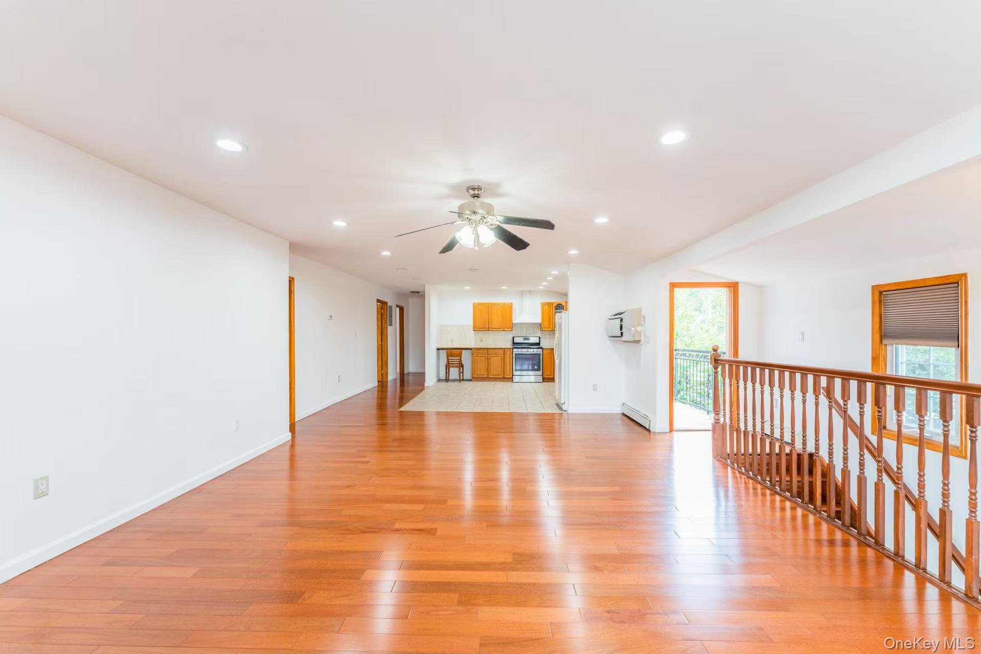 #6 photo, 145-04 21 Avenue, クイーンズ区 Whitestone , NY 11357