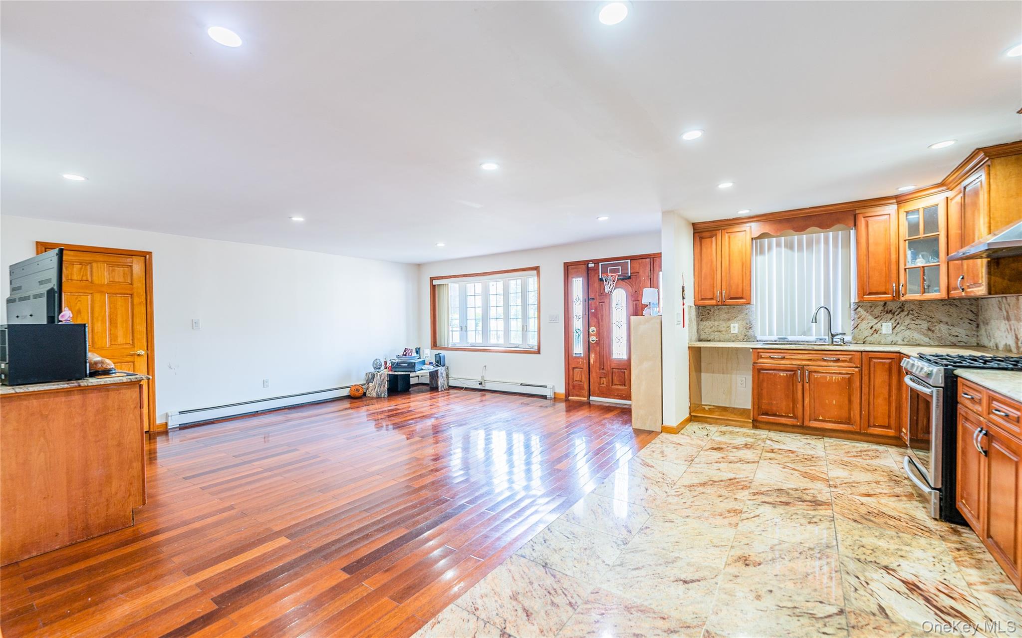 #7 photo, 145-04 21 Avenue, クイーンズ区 Whitestone , NY 11357