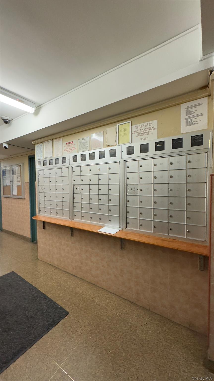 #19 photo, 1970 E Tremont Avenue, Bronx , NY 10462