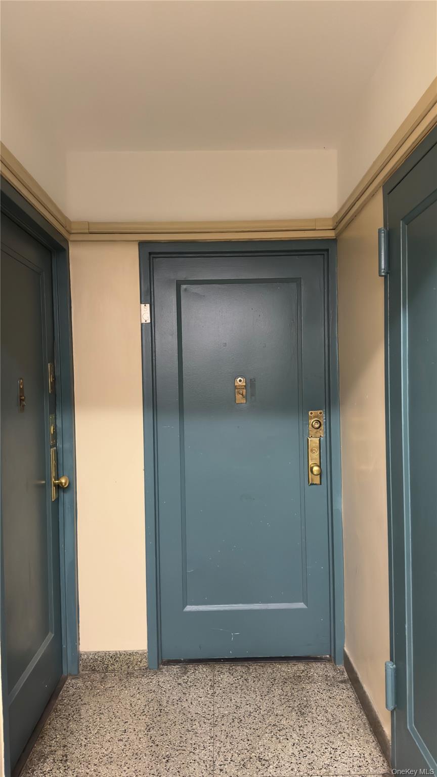 #4 photo, 1970 E Tremont Avenue, Bronx , NY 10462