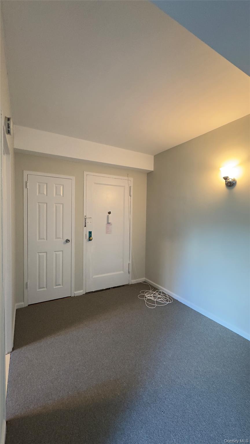 #8 photo, 1970 E Tremont Avenue, Bronx , NY 10462