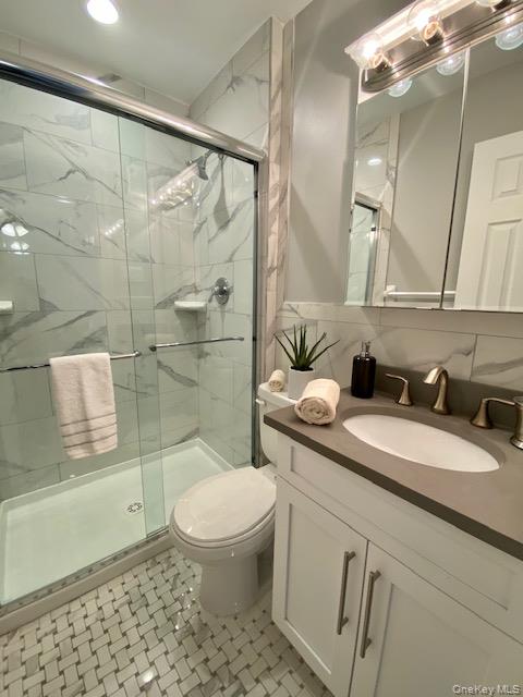 #13 photo, 40 Westwood Drive, ナッソー郡 Westbury , NY 11590