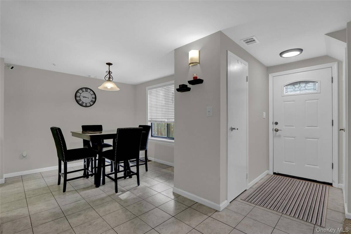 #12 photo, 431 Clubhouse Court, Coram , NY 11727