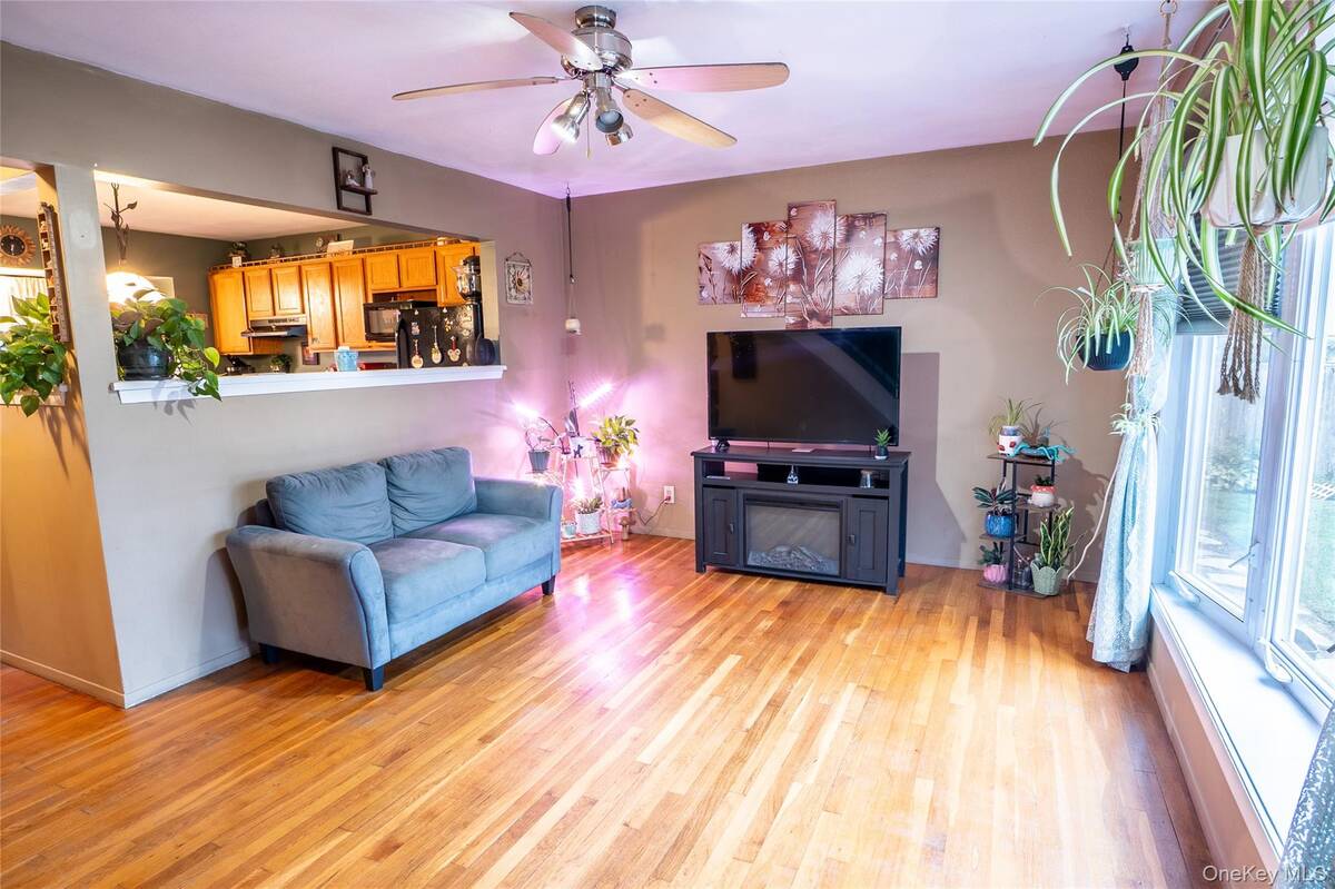 #11 photo, 4 Andam Way, Saint James , NY 11780