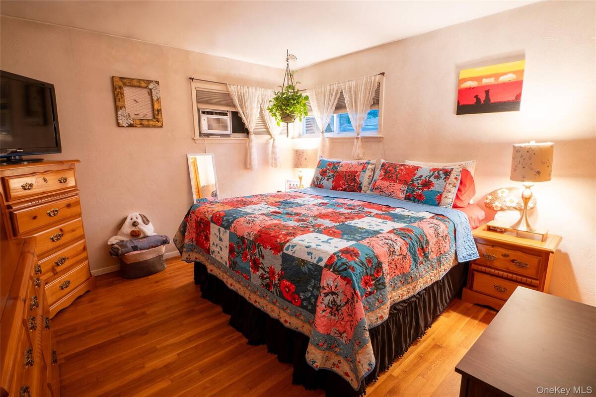 #14 photo, 4 Andam Way, Saint James , NY 11780