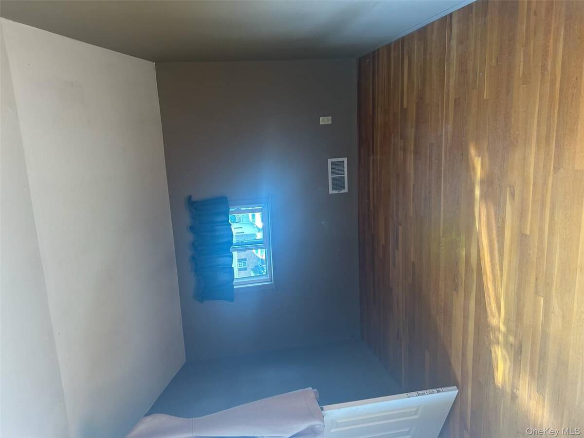 #18 photo, 4 Andam Way, Saint James , NY 11780