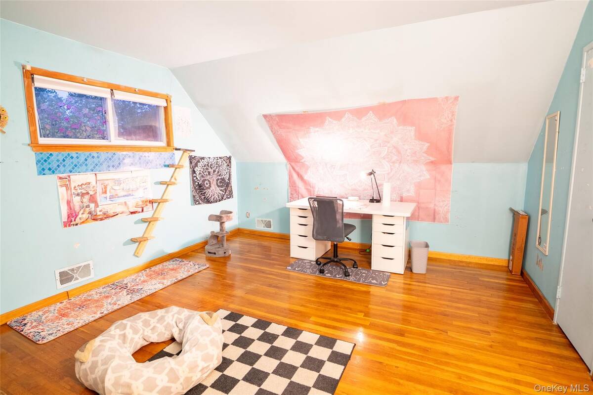 #19 photo, 4 Andam Way, Saint James , NY 11780